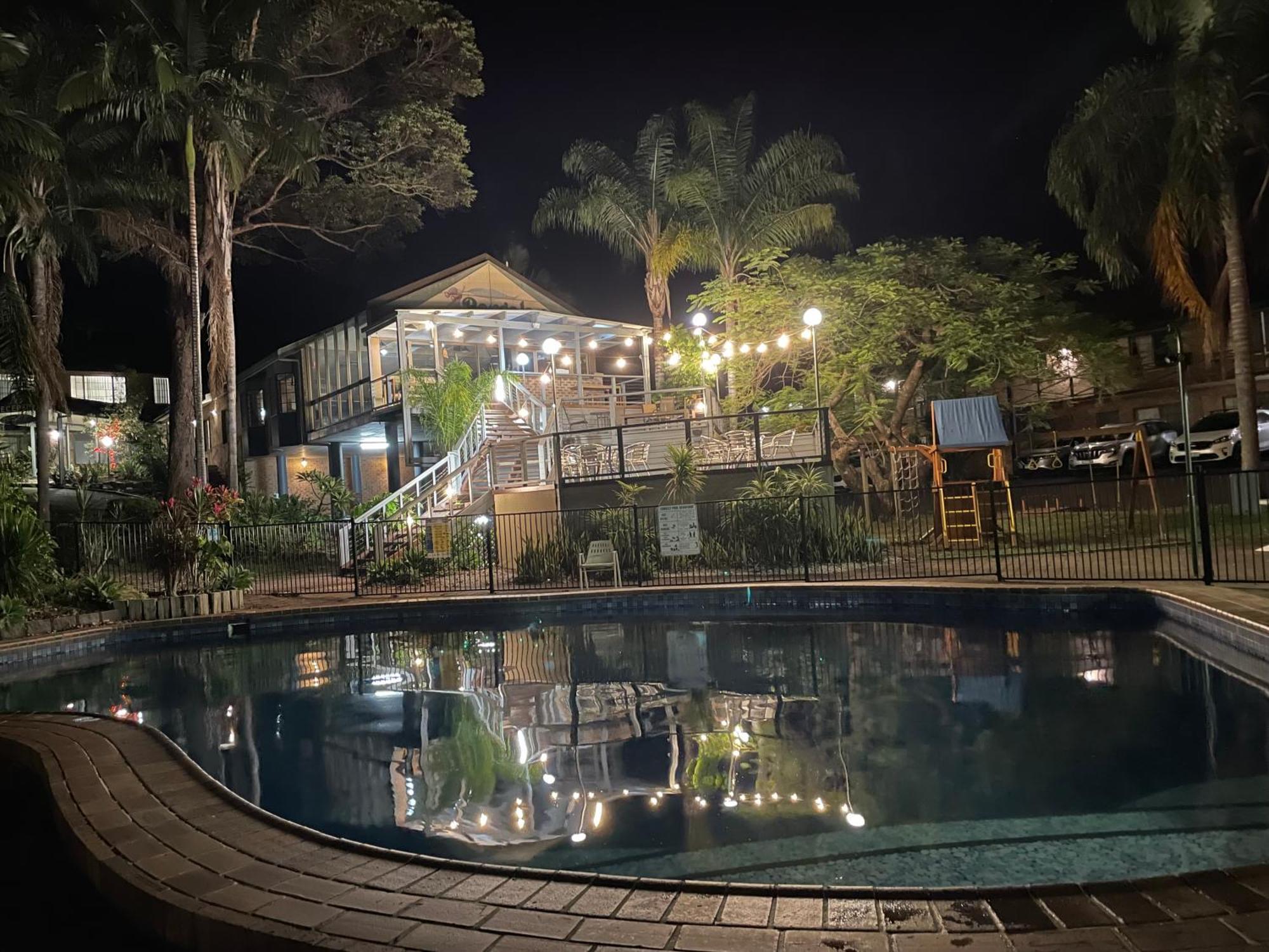 Country 2 Coast Motor Inn Coffs Harbour Exterior photo