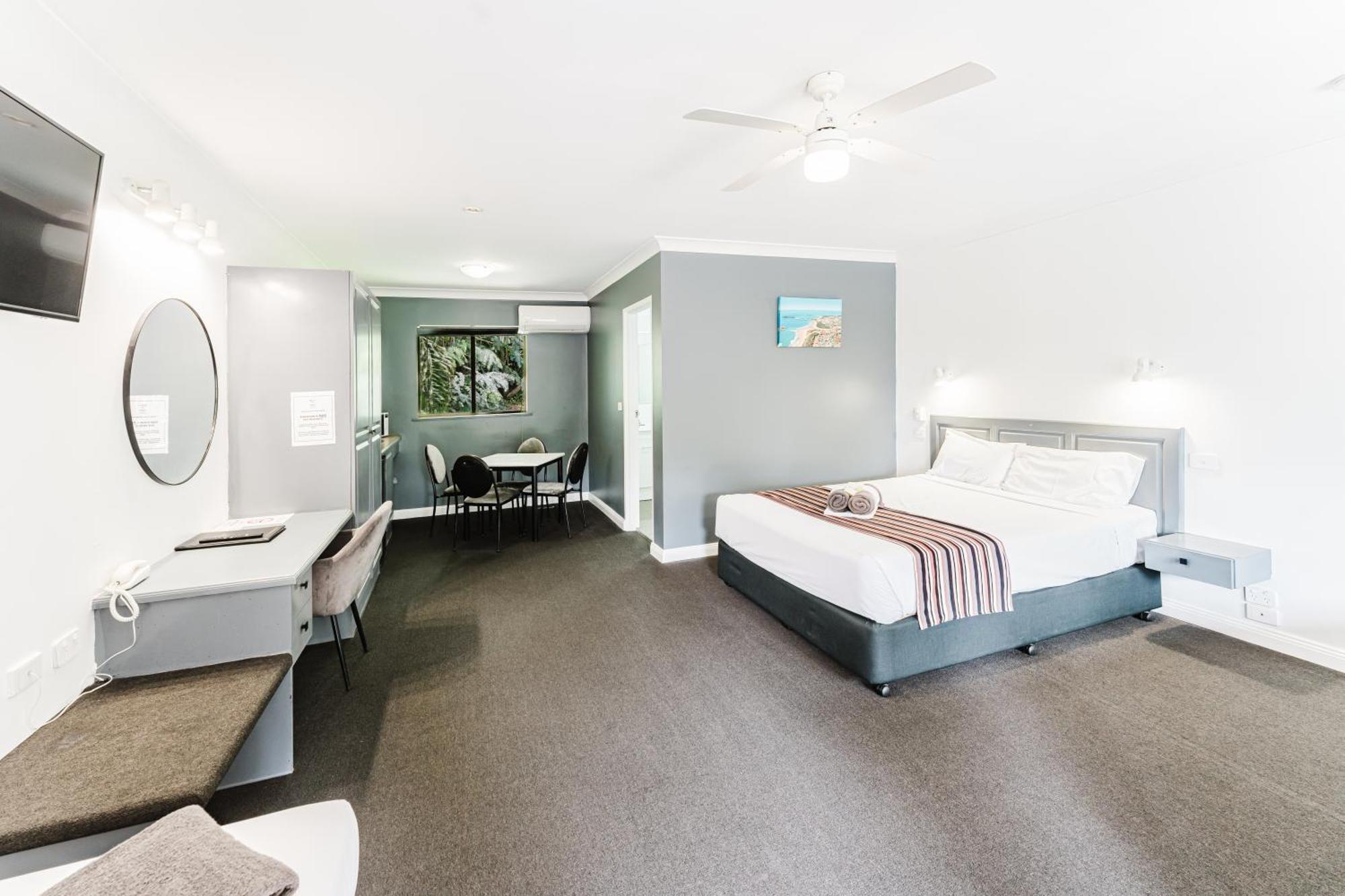 Country 2 Coast Motor Inn Coffs Harbour Exterior photo