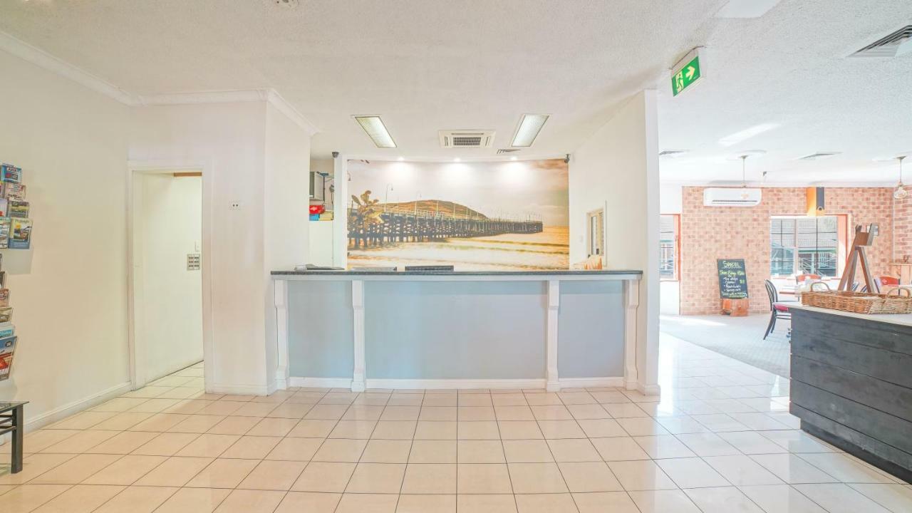 Country 2 Coast Motor Inn Coffs Harbour Exterior photo