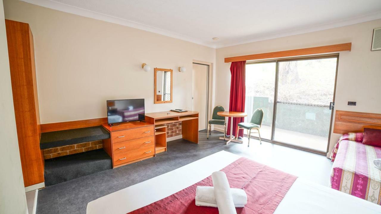Country 2 Coast Motor Inn Coffs Harbour Exterior photo