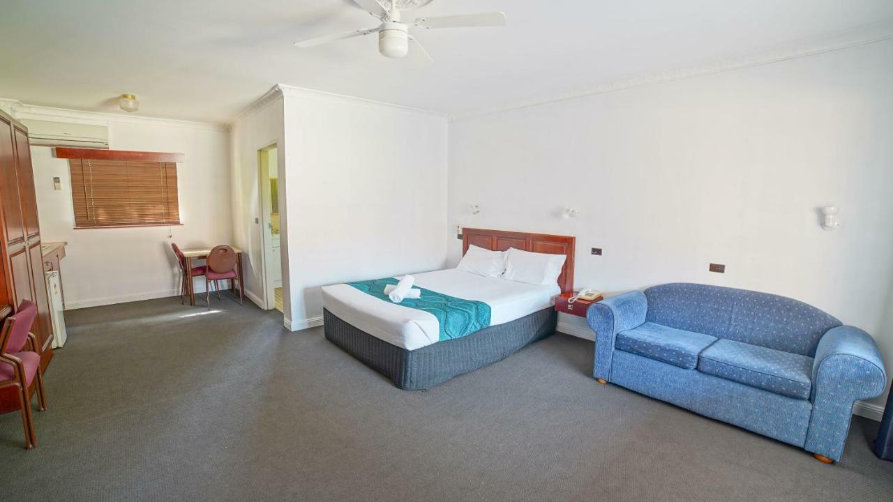 Country 2 Coast Motor Inn Coffs Harbour Exterior photo